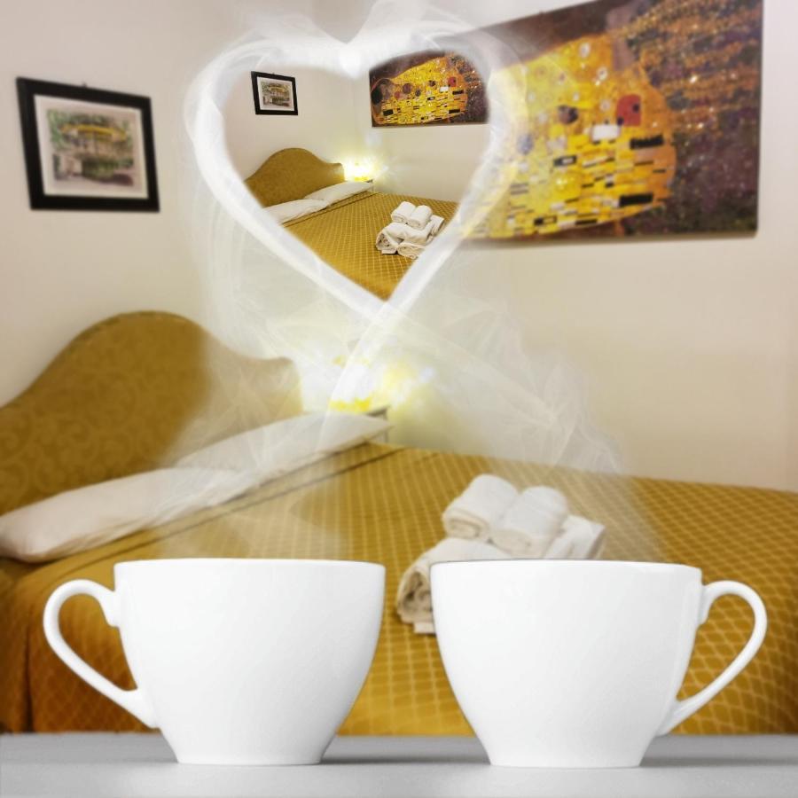 Amalfitani Salerno Centro Bed & Breakfast Bagian luar foto