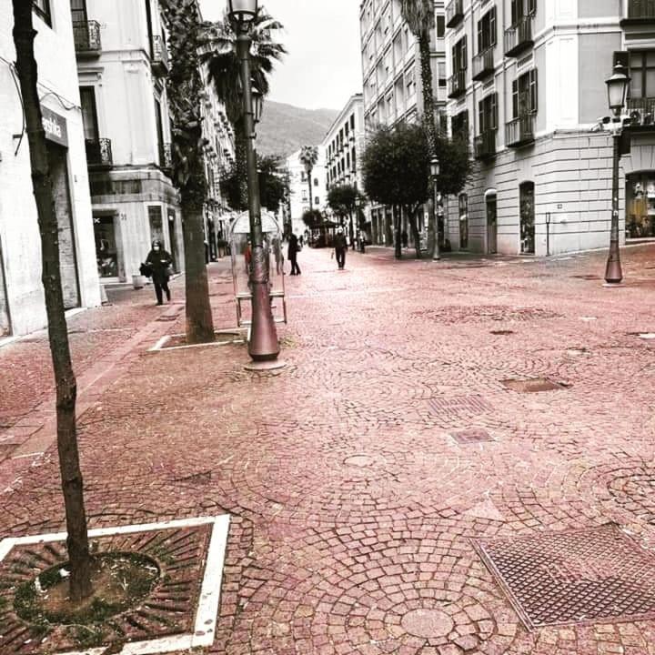 Amalfitani Salerno Centro Bed & Breakfast Bagian luar foto