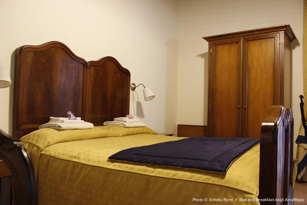 Amalfitani Salerno Centro Bed & Breakfast Bagian luar foto