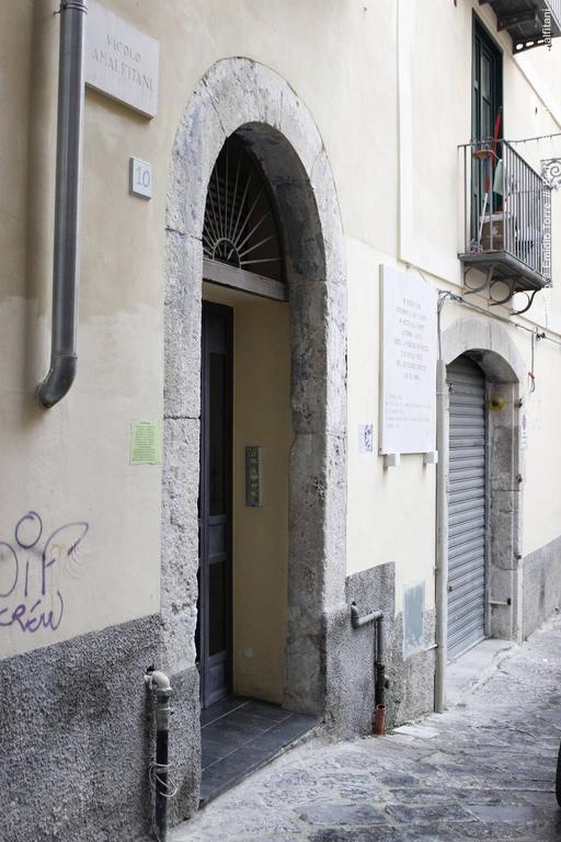 Amalfitani Salerno Centro Bed & Breakfast Bagian luar foto