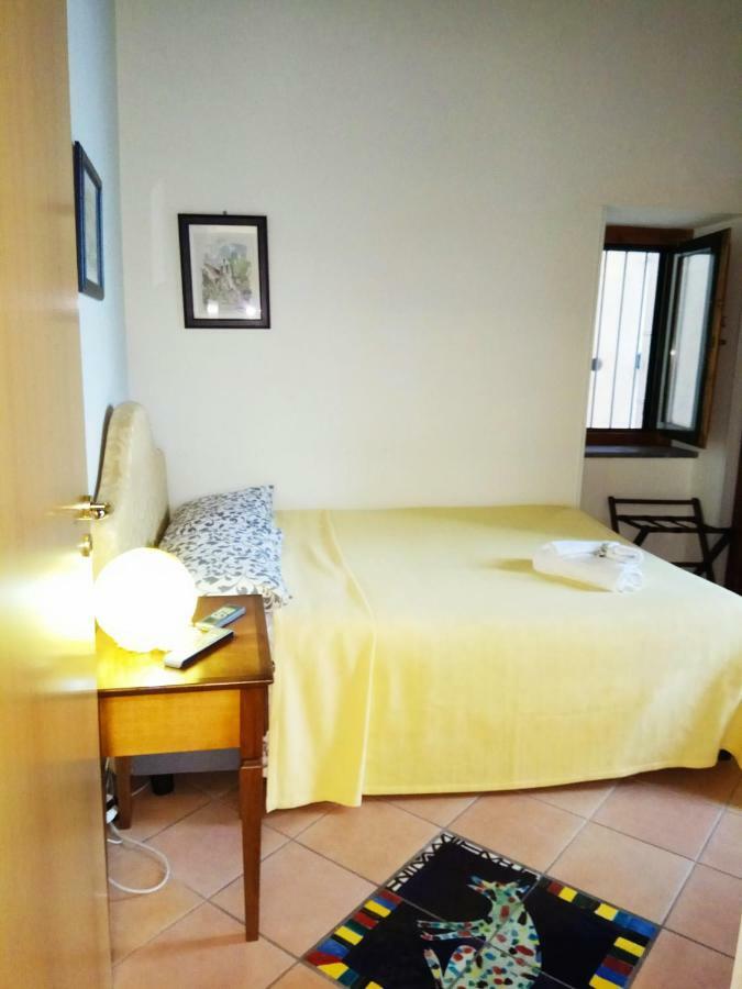 Amalfitani Salerno Centro Bed & Breakfast Bagian luar foto