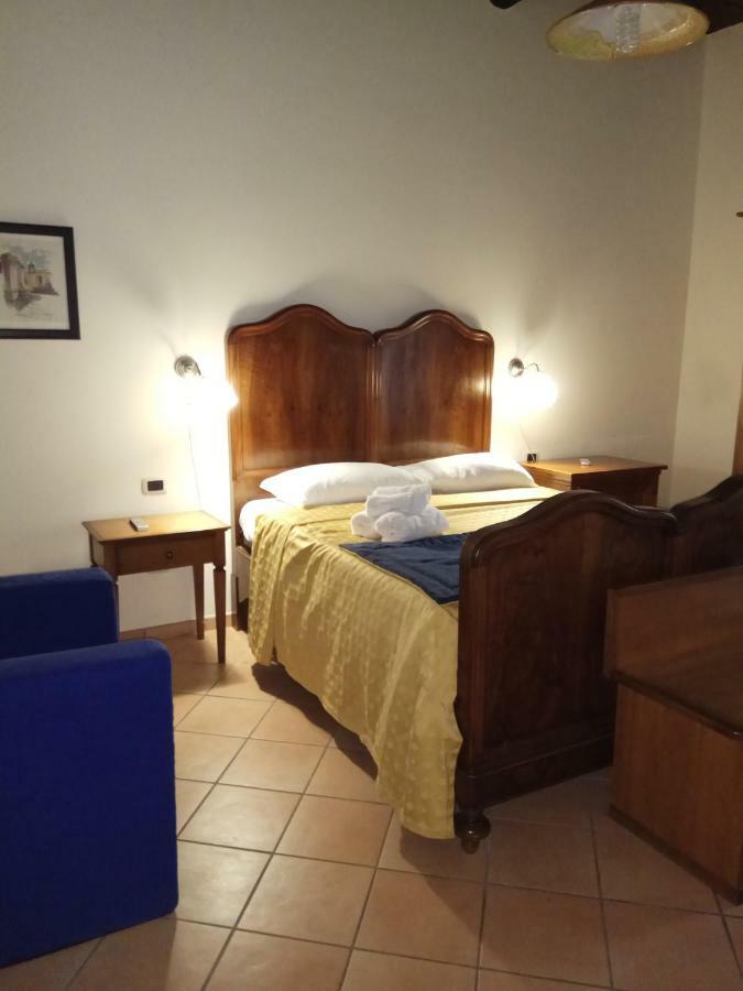 Amalfitani Salerno Centro Bed & Breakfast Bagian luar foto