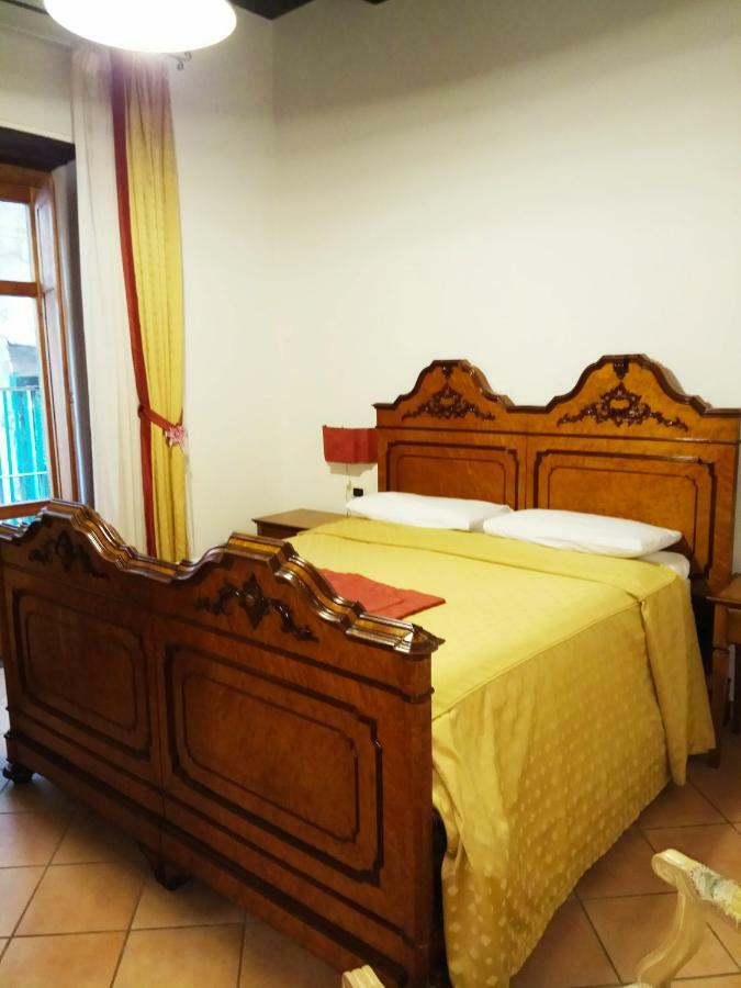 Amalfitani Salerno Centro Bed & Breakfast Bagian luar foto