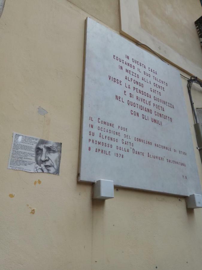 Amalfitani Salerno Centro Bed & Breakfast Bagian luar foto