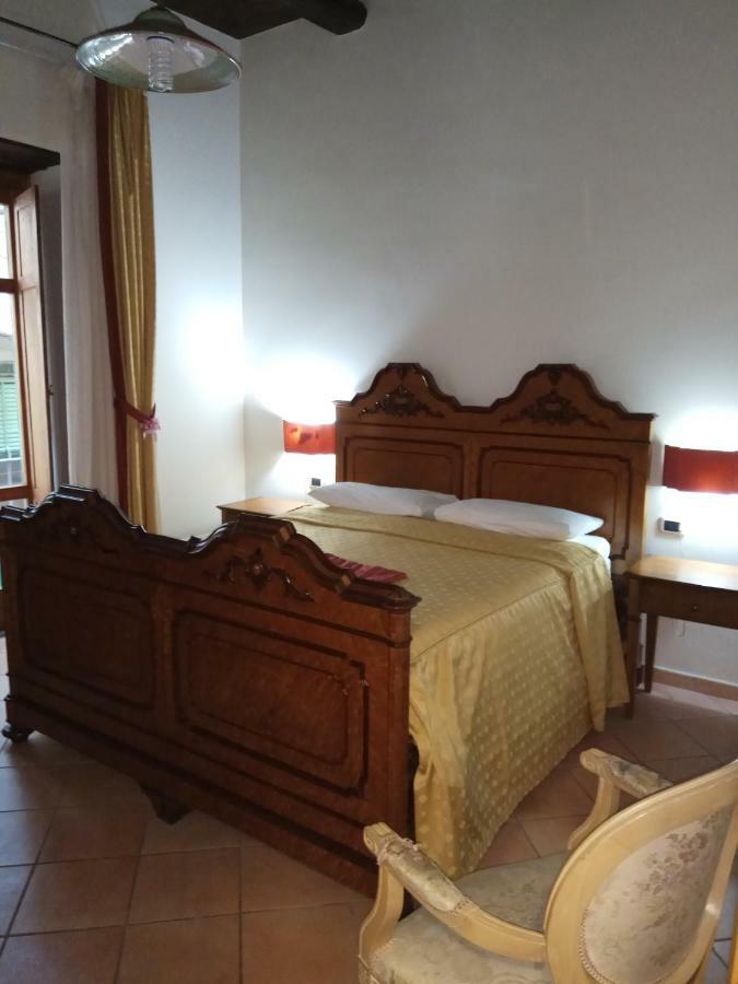 Amalfitani Salerno Centro Bed & Breakfast Bagian luar foto