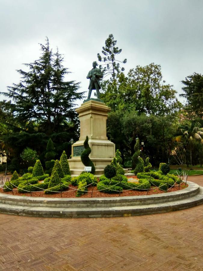 Amalfitani Salerno Centro Bed & Breakfast Bagian luar foto