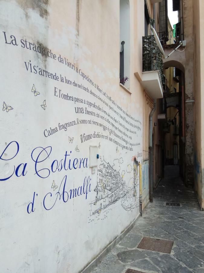 Amalfitani Salerno Centro Bed & Breakfast Bagian luar foto